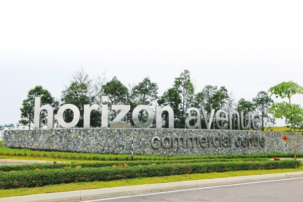 Horizon Avenue Entrance